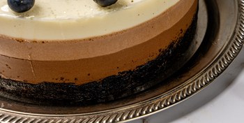 Торт три шоколада